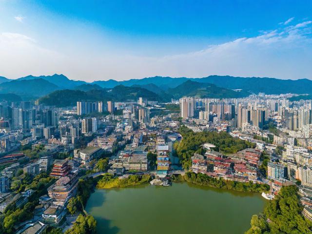 四川成都有哪些必去的旅游景点?