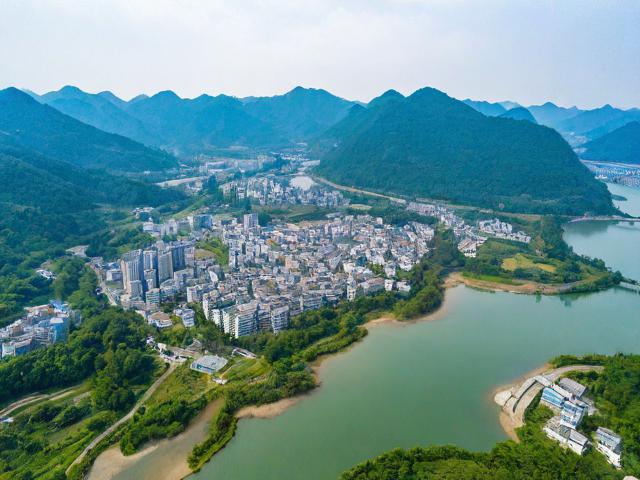 福建平和县旅游景点,灵通岩悬空寺值得一去吗?