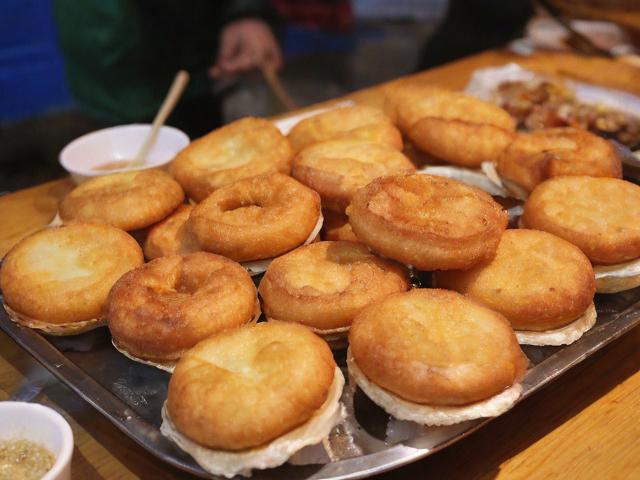 城隍庙美食攻略,探寻哪些地道美味不容错过?