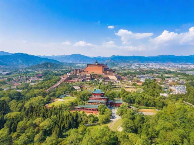 乌西旅游景点在哪里啊