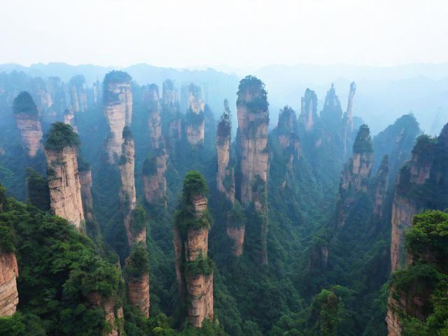 张家界旅游有哪些必去景点和实用攻略？