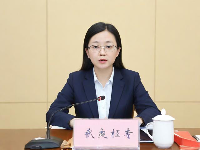 如何获取钻卡客服的QQ号码？