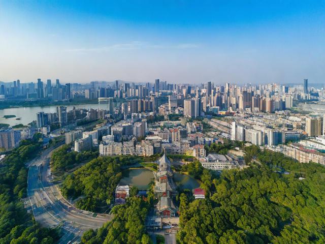 中山旅游攻略,有哪些必去景点和美食推荐?