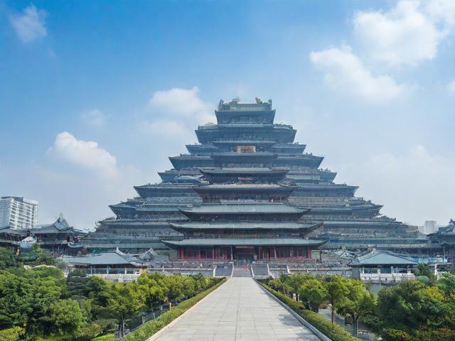 男的成都一个人适合去哪里玩,男性独自在成都,有哪些好玩的地方推荐?