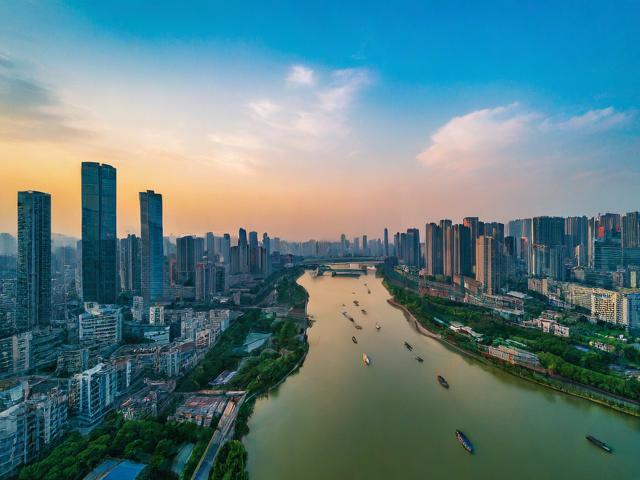 贵阳旅游攻略,有哪些必去景点和美食推荐?
