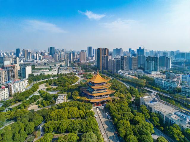 南昌二日游攻略,有哪些必打卡景点和美食推荐?