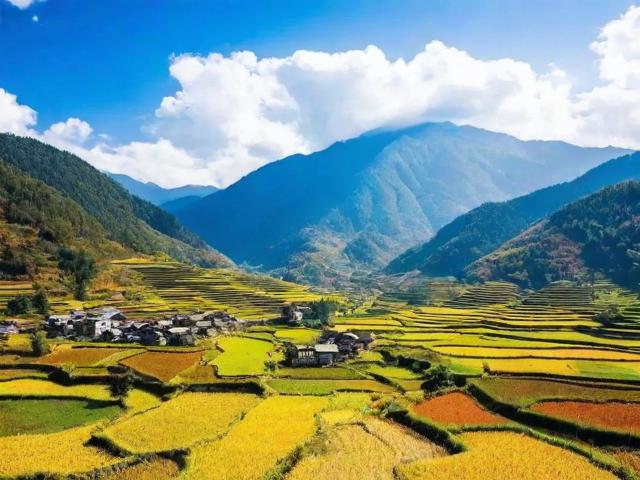 云南自驾游有哪些不可错过的路线和景点?