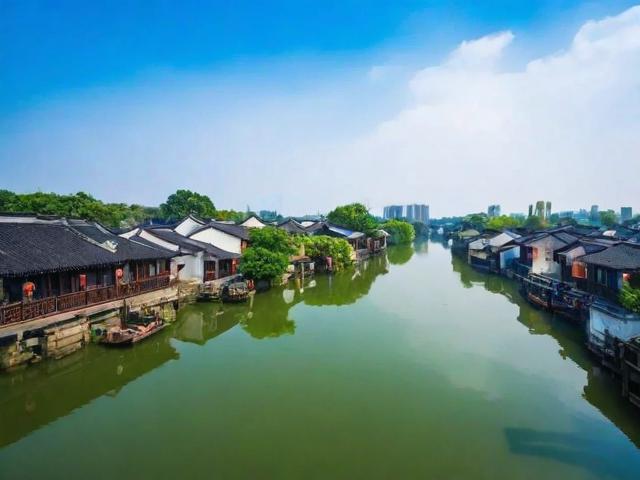 离低塘最近的免费旅游景点在哪里