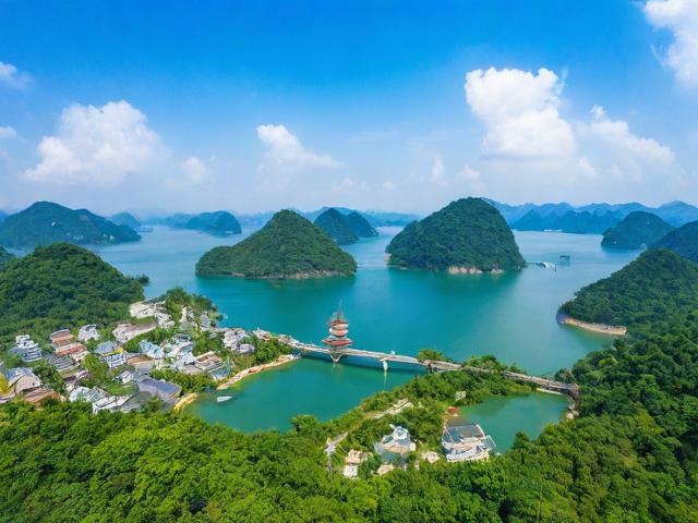 东方旅游攻略,有哪些必去景点和美食推荐?
