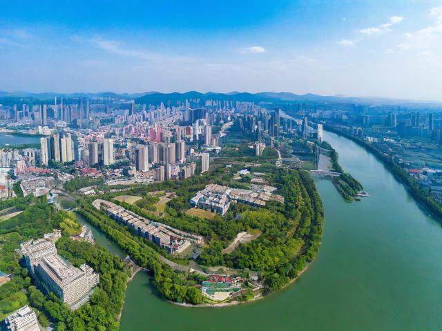 湖北周边省份有哪些必去的旅游景点?
