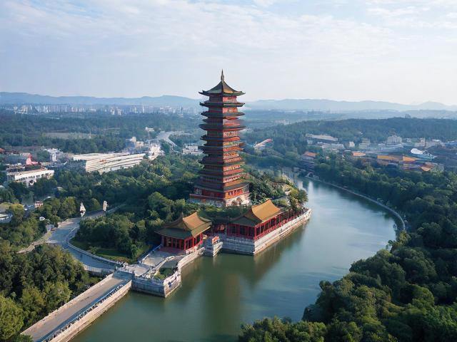 What Are the English Names of Chinas Famous Tourist Attractions?