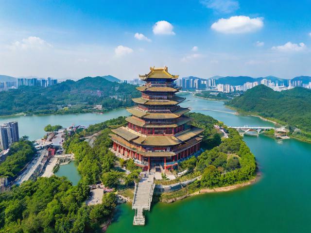 龙岩10月必去的旅游景点推荐?,(直接根据关键词龙岩十月份有什么好玩的旅游景点生成,聚焦时间10月和需求好玩,以疑问句式呈现标题核心,简洁明确。)