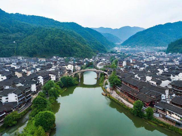 如何规划一日游以充分体验景德镇的魅力？