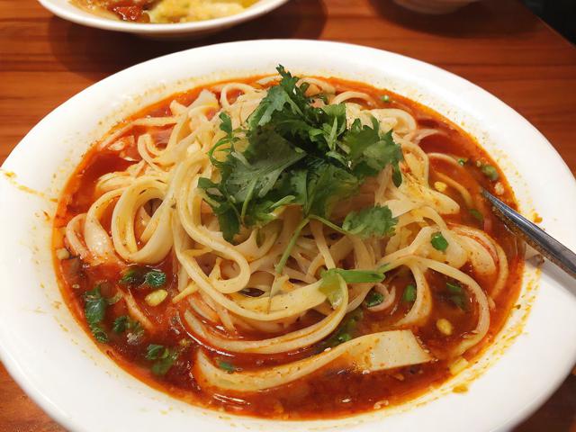 拉萨美食攻略，探寻藏地美味，哪些特色佳肴不容错过？
