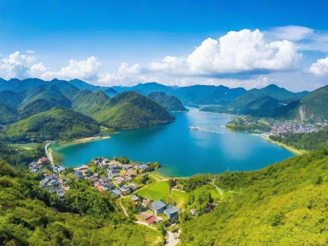澳门旅游攻略,澳门有哪些必打卡景点和特色美食?