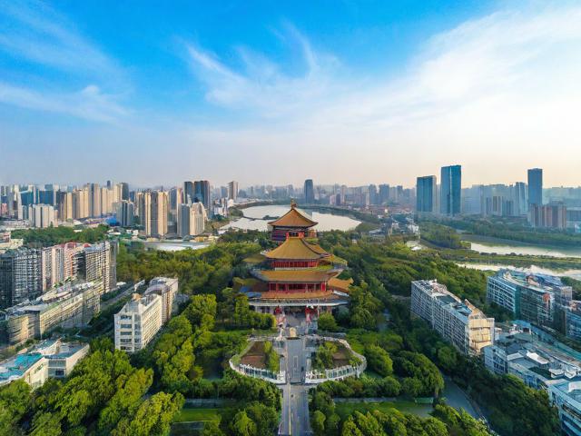 文艺风， 合肥，究竟藏着哪些令人心动的旅游景点？， 合肥之美，有哪些不容错过的旅游景点呢？，俏皮风， 嘿！合肥都有啥好玩的旅游景点呀？， 哇塞，合肥那些超有趣的旅游景点是啥？，正式风， 合肥有哪些值得一游的特色旅游景点？， 探寻合肥，有哪些必去的旅游景点？