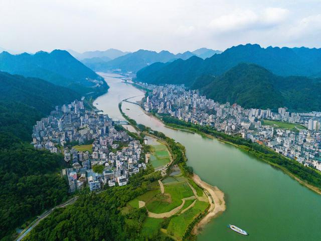 川东旅游景点究竟有哪些独特魅力,值得人们前往探寻?