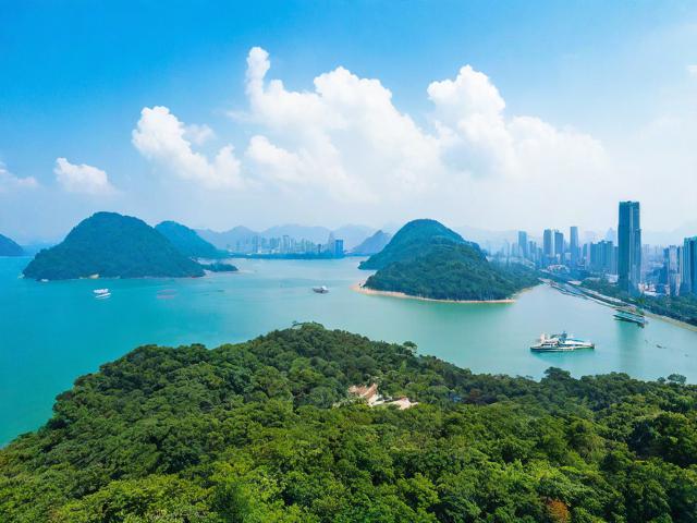 广东旅行有哪些必去景点和美食推荐?