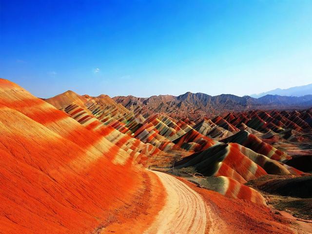 甘肃有哪些必去的旅游景点?