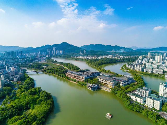 安徽附近有哪些值得一游的旅游景点推荐？