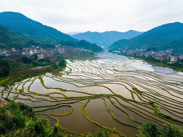 罗甸县有哪些不容错过的旅游景点？