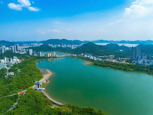 万洲有什么必去的旅游景点?