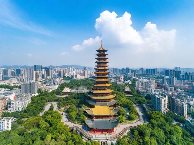贵阳旅游必去的十大景点有哪些?