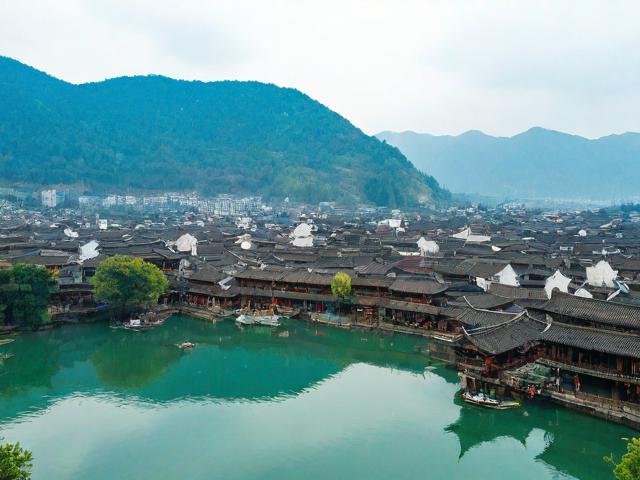 建水旅游景点英文名称是什么?