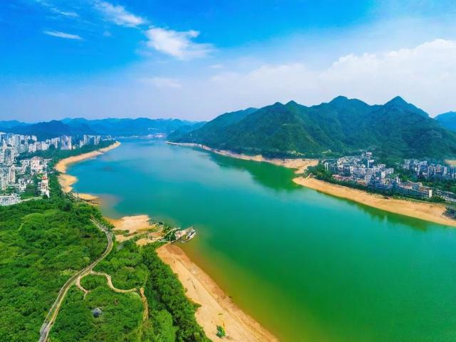 天水旅游攻略,探索这座古城的哪些必游景点和美食?
