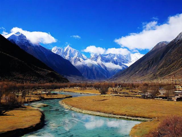 阿坝旅游攻略,有哪些必去景点和最佳旅行时间?