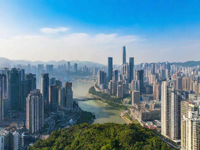 重庆市旅游自由行攻略有哪些必去景点和美食推荐？