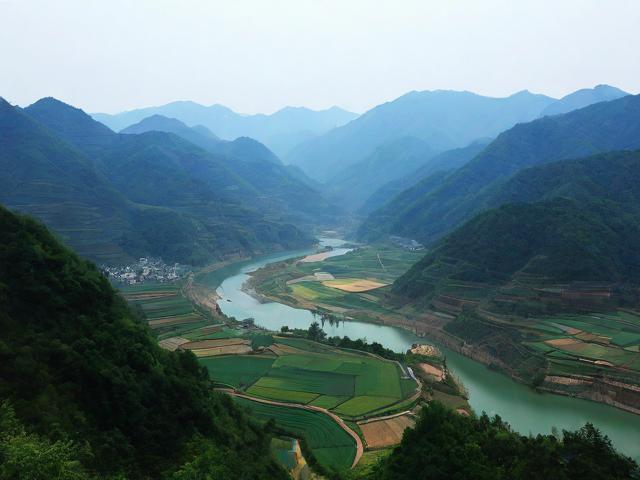 吉县有一个叫什么山的旅游景点？