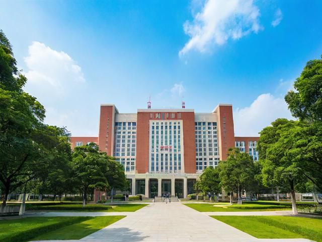 广州大学城游玩攻略,有哪些必打卡景点和美食推荐?
