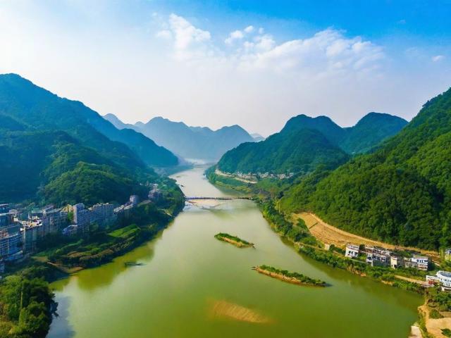 栾川旅游攻略,哪些景点和美食值得一试?