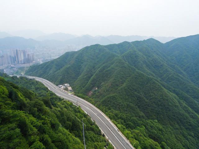 绵山旅游攻略,有哪些必去景点和美食推荐?