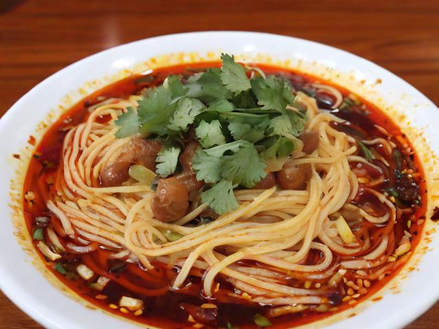 探索张家口，有哪些必尝的地道美食？