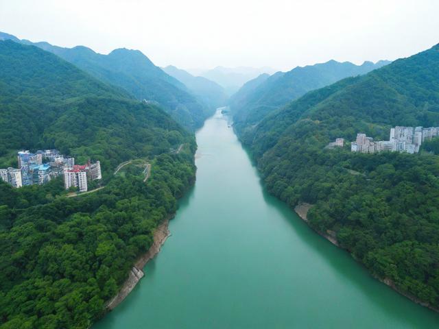 本溪攻略，本溪旅行指南，探索这座美丽城市的最佳路线和景点是什么？