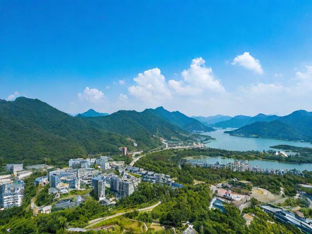 吃住玩一体的旅游景点叫什么?