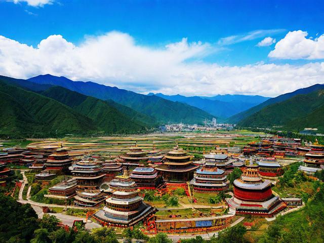 少数民族旅游景点叫什么名字?