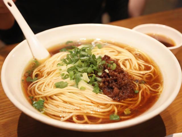 王府井美食攻略,哪些地道美味不容错过?