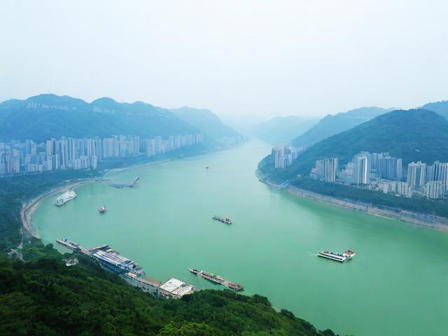 宜昌有哪些必去景点和美食推荐?