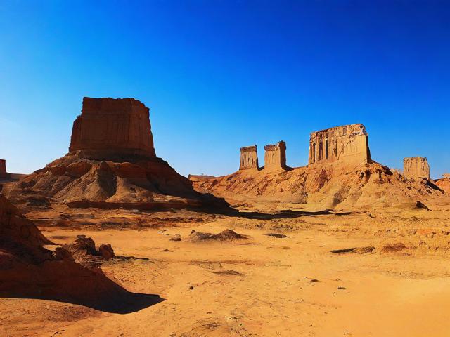 人山人海的旅游景点叫什么?