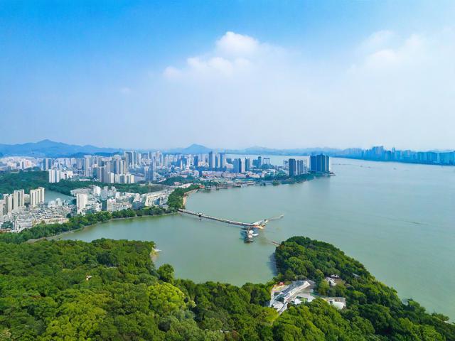 苏州西山景区旅游攻略,有哪些必玩景点和美食推荐?