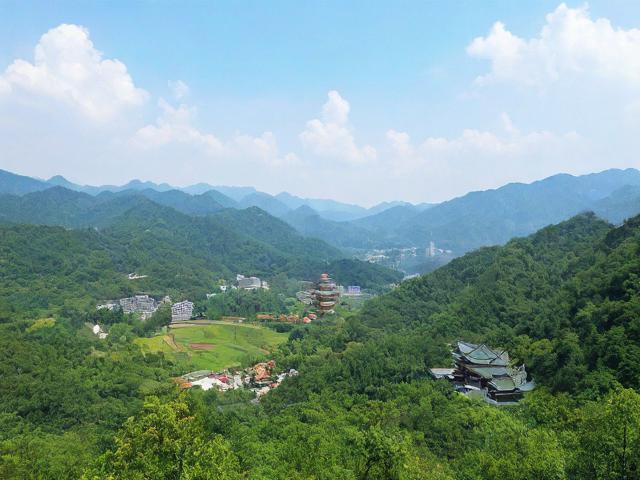 山里有哪些必去的热门旅游景点推荐？