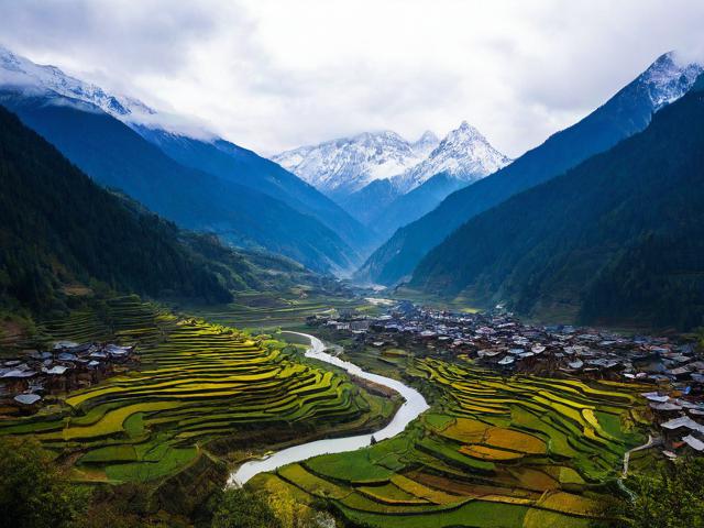 丙中洛必去景点有哪些?怒江第一湾/雾里村/茶马古道全解析