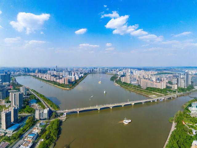长春旅游景点大全中,有哪些是必去的热门景点?