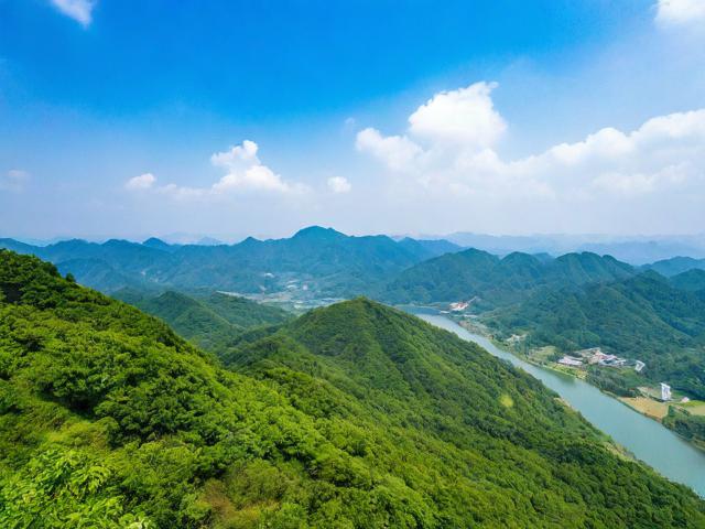 威远俩母山旅游攻略，有哪些必去景点和特色体验？
