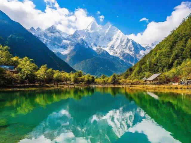 四川旅游景点图片，四川有哪些不容错过的旅游景点？