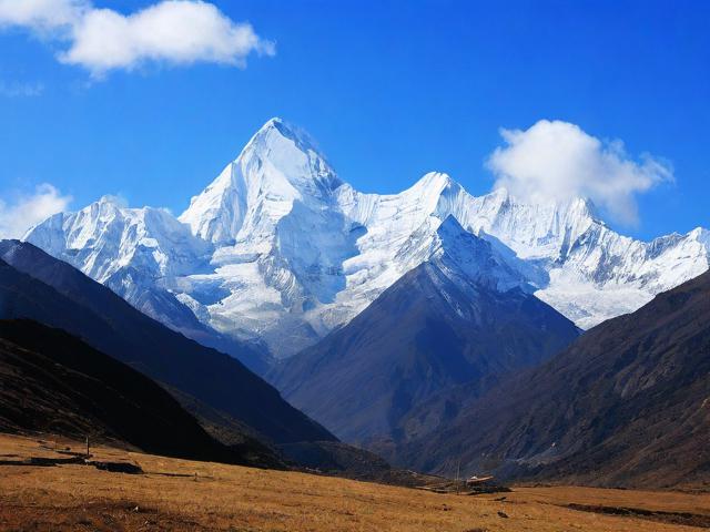四季拉山旅游景点适合卖什么?