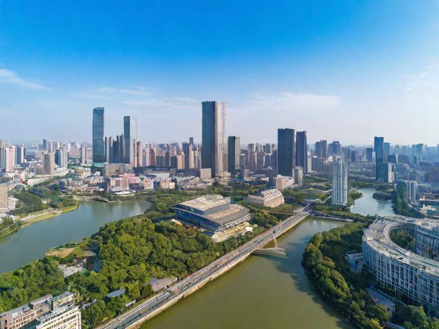 南昌旅游攻略，有哪些必游景点和美食推荐？